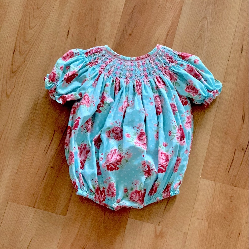 18 month one piece smock 🍭